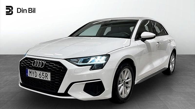 Vit Begagnad 2022 Audi A3 Sportback Proline Halvkombi | 274 000 kr (Marknadspris) - Bild 1/4