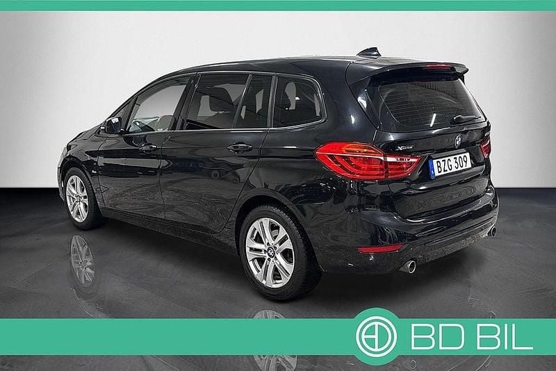 Begagnad BMW 220 Sport Line 190 HK (139 kW) 2017 Svartmetallic Minibuss