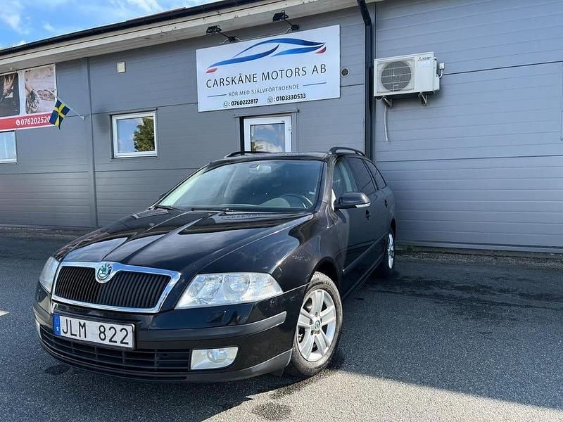 Svart Begagnad 2008 Skoda Octavia Kombi | 25 500 kr (Bra pris) - Bild 1/4