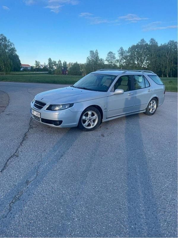 Grå Begagnad 2009 Saab 9-5 Griffin Kombi | 25 000 kr (Superpris) - Bild 1/4