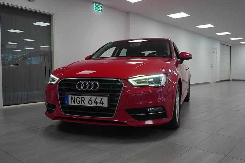 Begagnad Audi A3 Sportback 150 HK (110 kW) 2013 Röd Halvkombi