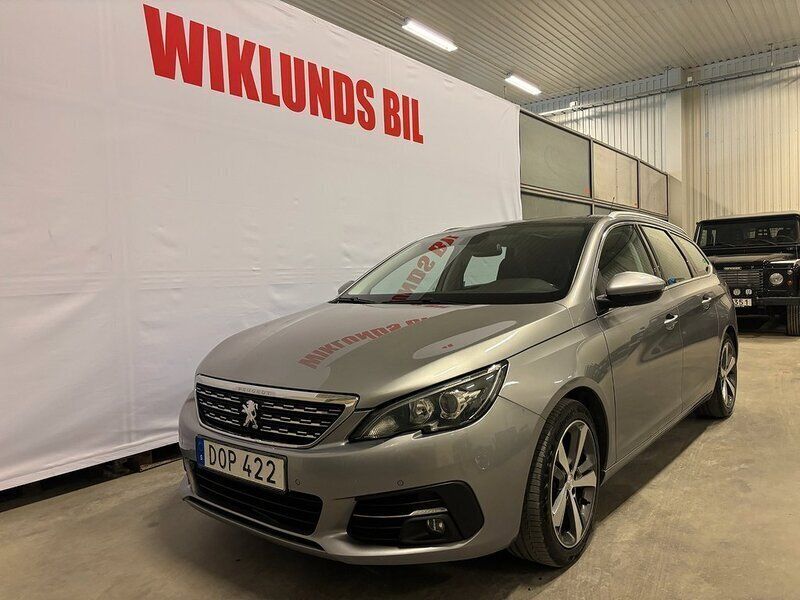 Grå Begagnad 2017 Peugeot 308 Allure Kombi | 124 900 kr (Marknadspris) - Bild 1/4