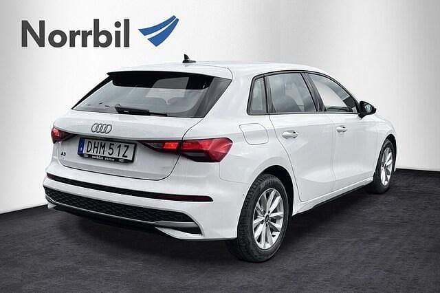 Begagnad Audi A3 Proline 150 HK (110 kW) 2024 Vit Halvkombi