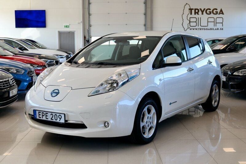 Vit Begagnad 2016 Nissan Leaf SV Halvkombi | 119 000 kr (Marknadspris) - Bild 1/4