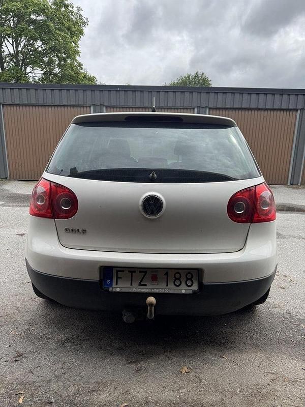 Vit Begagnad 2008 VW Golf VI GT Halvkombi | 39 000 kr (Marknadspris) - Bild 1/4