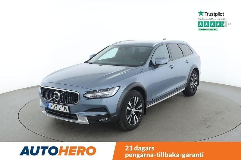Ljusblå (blå) Begagnad 2020 Volvo V90 CC Kombi | 290 000 kr (Marknadspris) - Bild 1/4