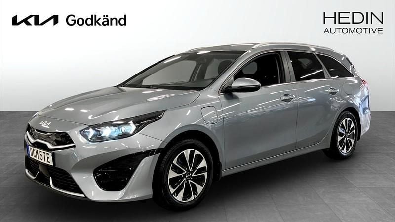 Grå (grey) Begagnad 2022 Kia Ceed Sportswagon Advance Kombi | 239 900 kr (Marknadspris) - Bild 1/4