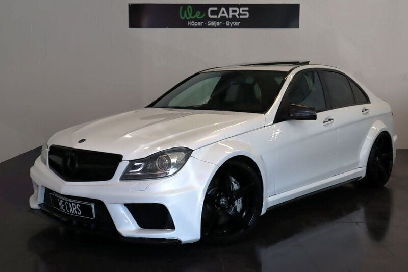 Begagnad Mercedes C63 AMG AMG 560 HK (411 kW) 2008 Vit Sedan