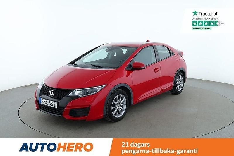 Röd Begagnad 2015 Honda Civic Comfort Halvkombi | 98 000 kr (Bra pris) - Bild 1/4
