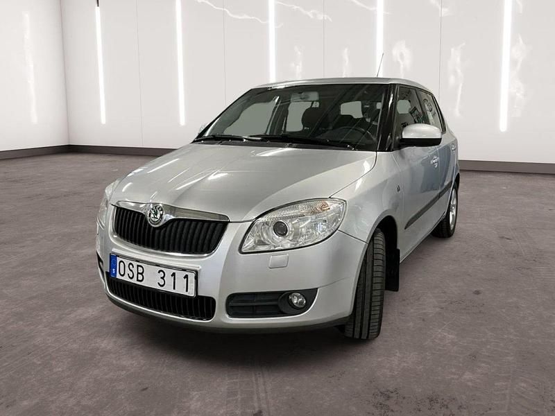 Silver Begagnad 2007 Skoda Fabia Halvkombi | 64 900 kr - Bild 1/4
