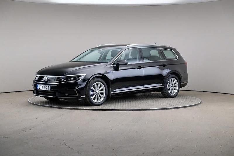 Begagnad VW Passat Business 218 HK (160 kW) 2022 Svart Kombi