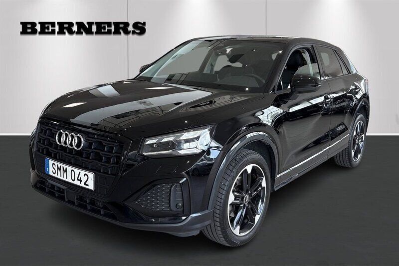 Svart Begagnad 2023 Audi Q2 Sport SUV | 259 900 kr (Lite dyr) - Bild 1/4