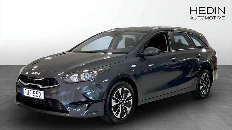 Grå (grey) Ny 2025 Kia Ceed Sportswagon Kombi | 299 900 kr (Lite dyr) - Bild 1/4