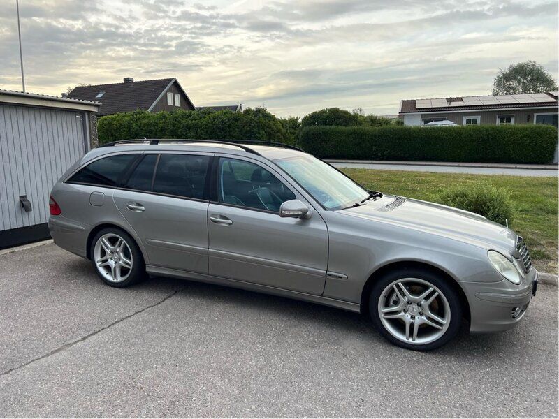 Silver Begagnad 2008 Mercedes E320 Avantgarde Kombi | 92 000 kr (Dyr) - Bild 1/4