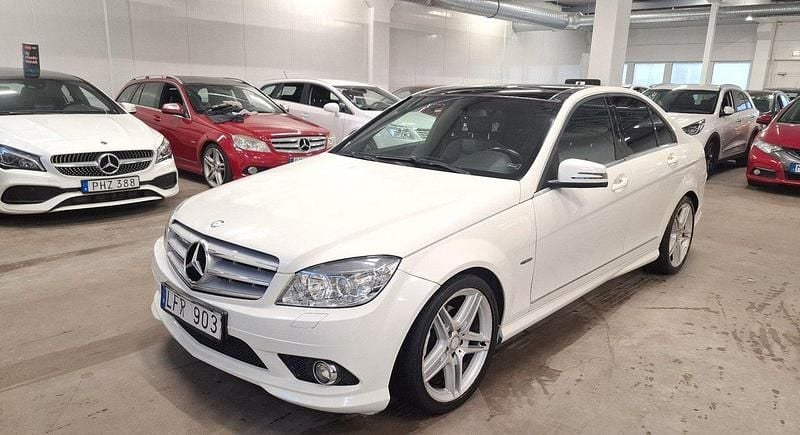 Vit Begagnad 2011 Mercedes C220 AMG Sedan | 89 999 kr (Bra pris) - Bild 1/4