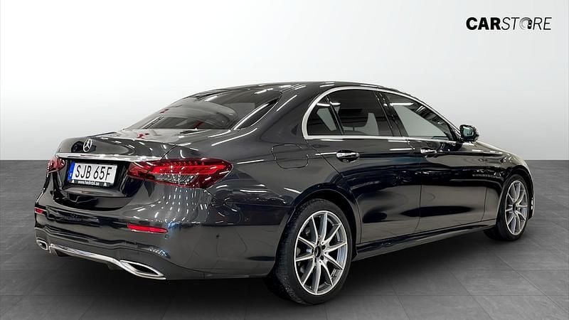 Begagnad Mercedes E220 AMG line 194 HK (142 kW) 2021 Grå Sedan