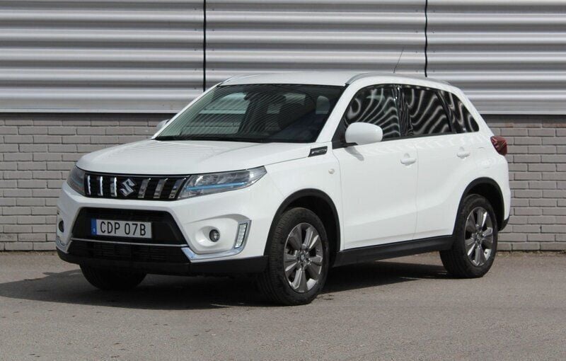 Vit Begagnad 2023 Suzuki Vitara SUV | 259 500 kr (Marknadspris) - Bild 1/4