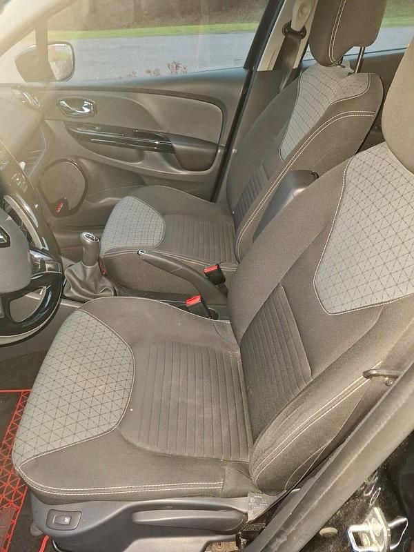 Begagnad Renault Clio IV 90 HK (66 kW) 2015 Halvkombi