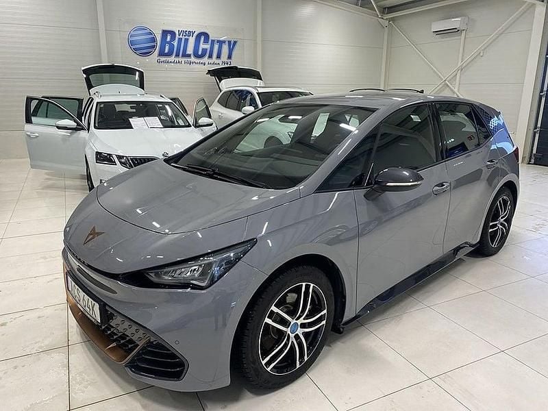 Begagnad Cupra Born 152 kW (207 HK) 2024 Ljusgrå Halvkombi