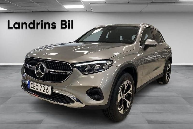 Begagnad Mercedes GLC300 Avantgarde 313 HK (230 kW) 2023 Silver SUV