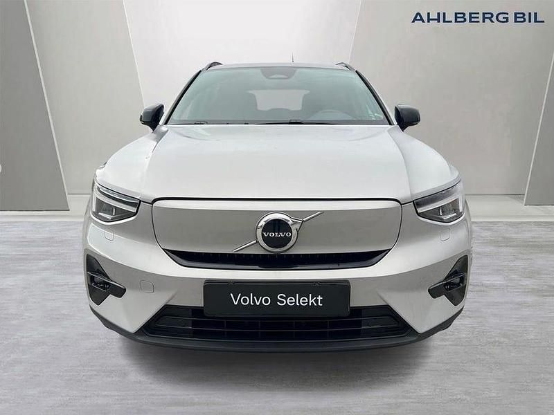 Begagnad Volvo EX40 Plus 188 kW (256 HK) 2024 Silver SUV