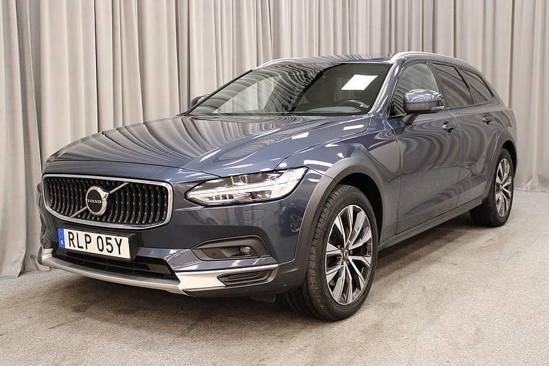 Blå (denim blue) Begagnad 2021 Volvo V90 CC Momentum Kombi | 314 900 kr (Marknadspris) - Bild 1/4