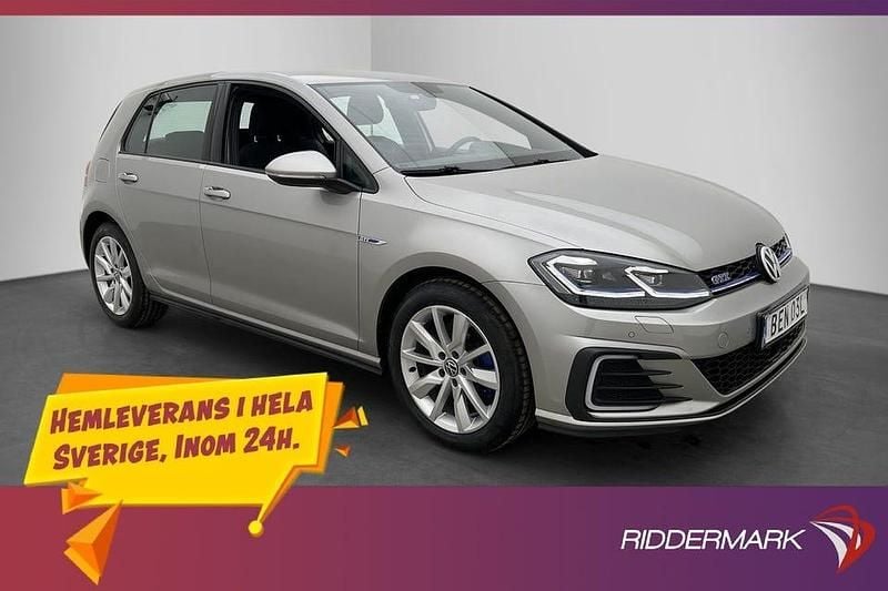 Begagnad VW Golf VIII GTE 204 HK (150 kW) 2020 Silver Halvkombi