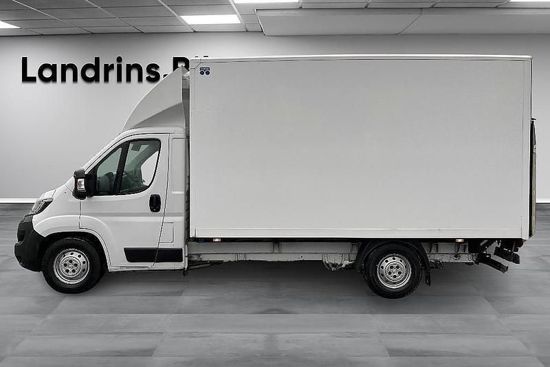 Begagnad Peugeot Boxer 165 HK (121 kW) 2022 Vit (vit icy) Van