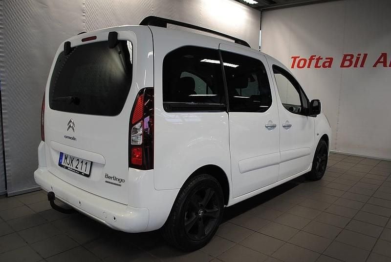 Begagnad Citroën Berlingo 92 HK (67 kW) 2014 Vit Minibuss
