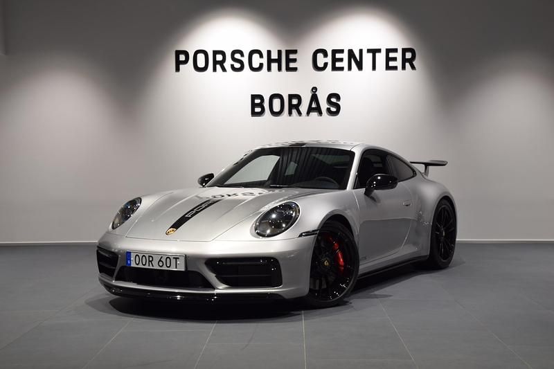 Silver Begagnad 2024 Porsche 911 Carrera 4 GTS Sportkupé | 1 849 000 kr (Marknadspris) - Bild 1/4