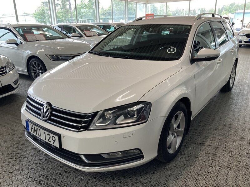 Vit Begagnad 2014 VW Passat Kombi | 49 900 kr (Marknadspris) - Bild 1/4