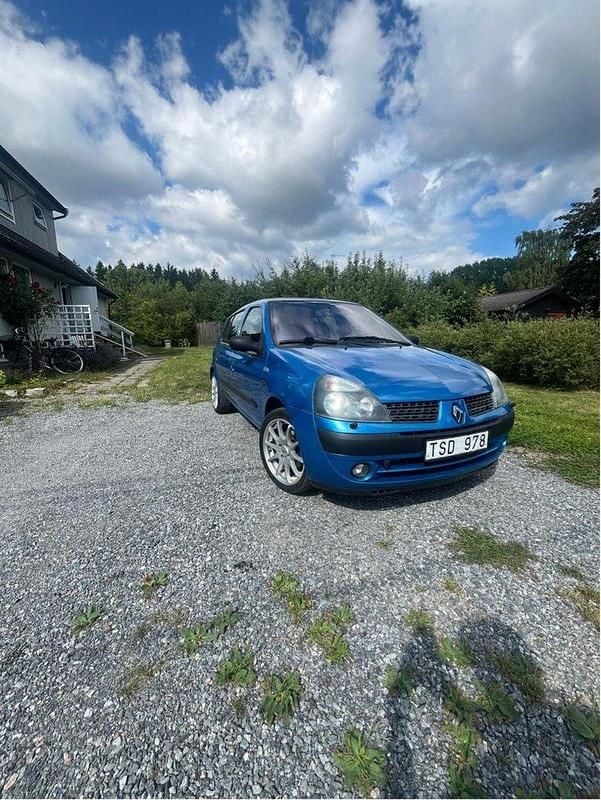Blå Begagnad 2003 Renault Clio II Halvkombi | 19 000 kr (Bra pris) - Bild 1/4