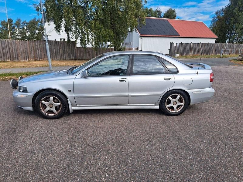 Begagnad 2004 Volvo S40 Sedan | 14 800 kr (Dyr) - Bild 1/4