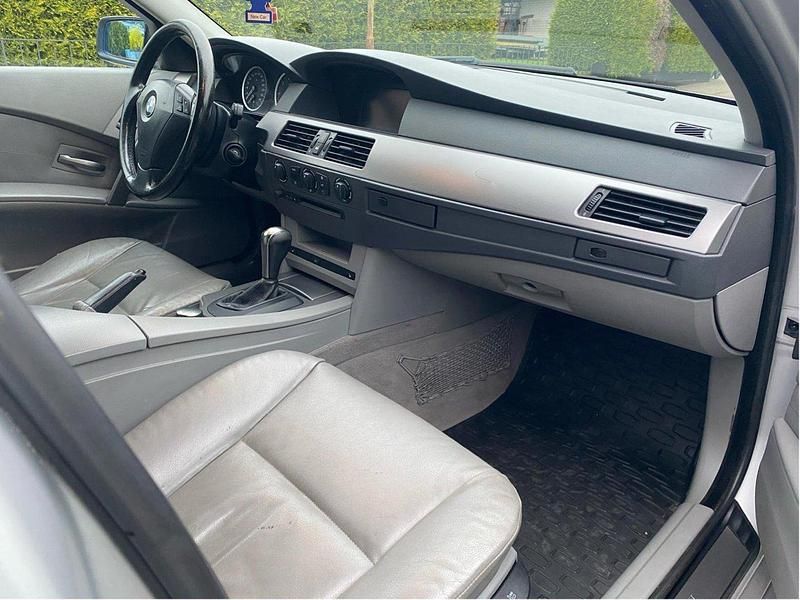 Begagnad BMW 530 231 HK (169 kW) 2004 Grå Sedan