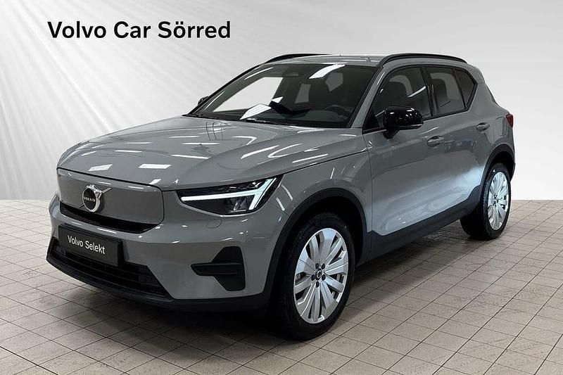 Grå Begagnad 2024 Volvo EX40 Core SUV | 469 900 kr (Marknadspris) - Bild 1/4