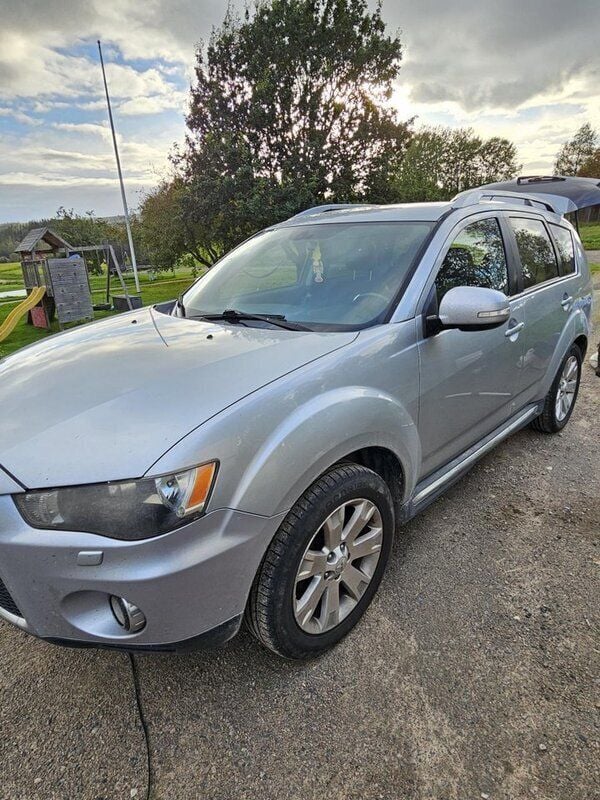 Silver Begagnad 2010 Mitsubishi Outlander Comfort Edition SUV | 40 000 kr (Superpris) - Bild 1/4