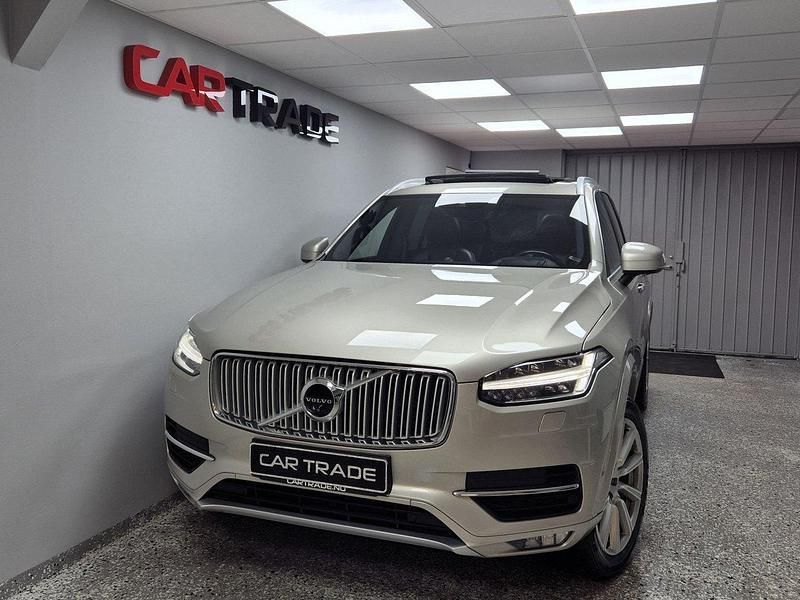 Ljusbrun (brun) Begagnad 2016 Volvo XC90 Inscription SUV | 359 900 kr (Marknadspris) - Bild 1/4