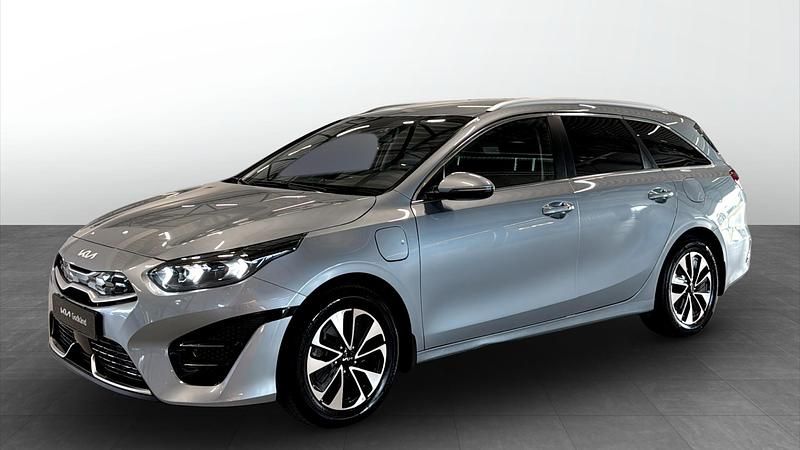 Grå (grey) Begagnad 2024 Kia Ceed Sportswagon Advance Kombi | 319 900 kr (Dyr) - Bild 1/4