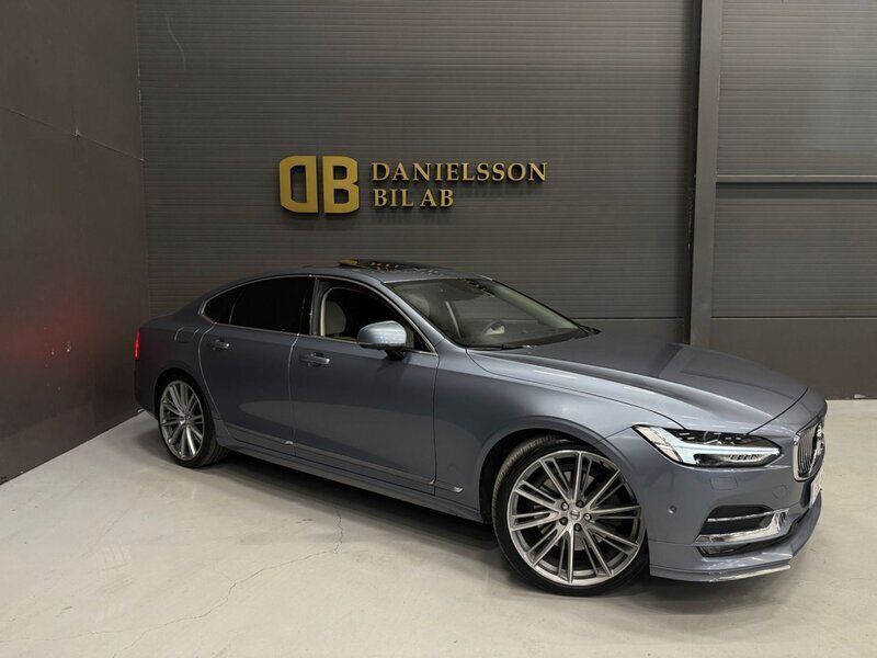 Ljusblå (blå) Begagnad 2017 Volvo S90 Inscription Sedan | 329 800 kr (Lite dyr) - Bild 1/4