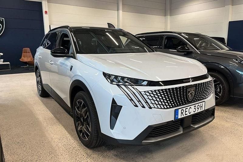 Vit Ny 2025 Peugeot 5008 GTi Minibuss | 459 700 kr (Marknadspris) - Bild 1/4