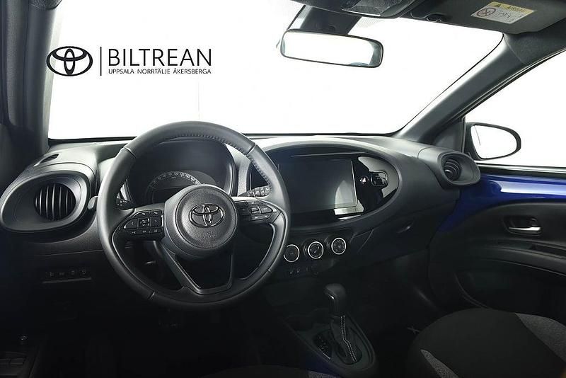 Begagnad Toyota Aygo X Play 72 HK (52 kW) 2024 Blå SUV