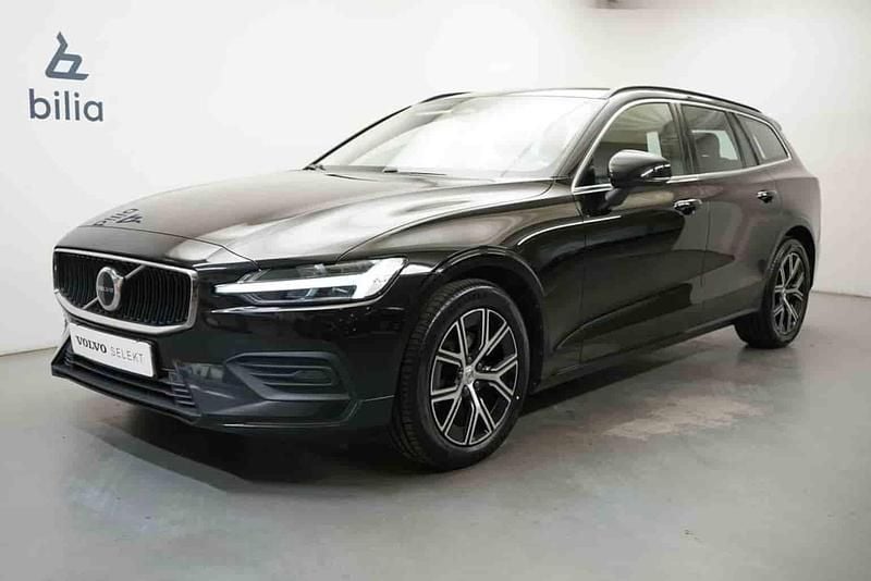Svart Begagnad 2023 Volvo V60 Kombi | 294 900 kr (Marknadspris) - Bild 1/1