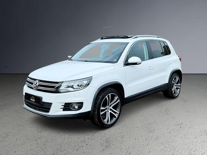 Vit Begagnad 2012 VW Tiguan Sportline SUV | 129 900 kr (Lite dyr) - Bild 1/4