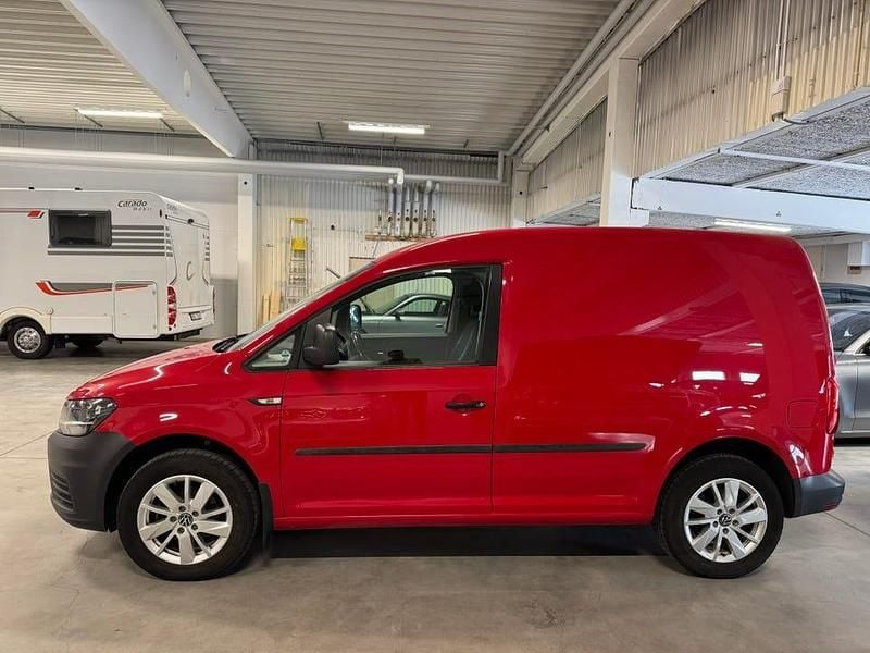 Begagnad VW Caddy 110 HK (80 kW) 2017 Tornadoröd Minibuss