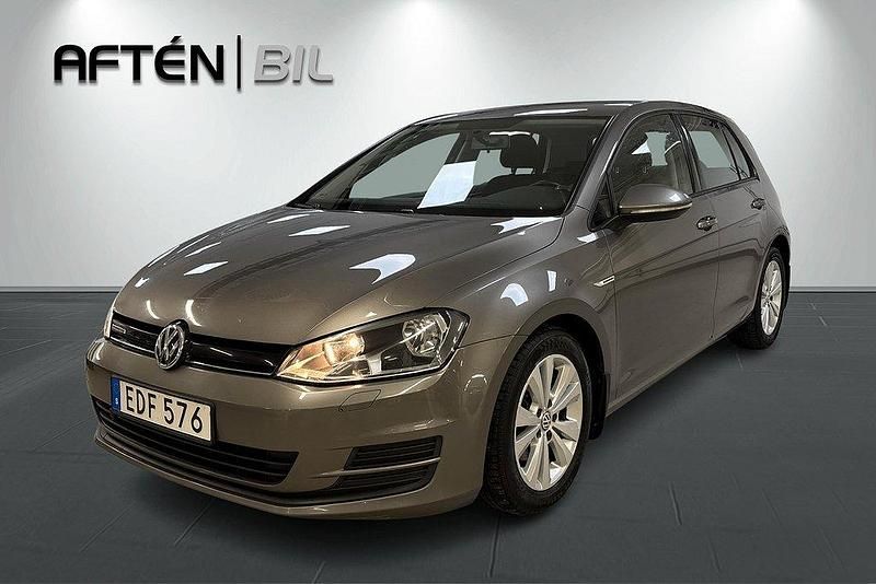 Grå Begagnad 2014 VW Golf VII Halvkombi | 104 800 kr (Lite dyr) - Bild 1/3