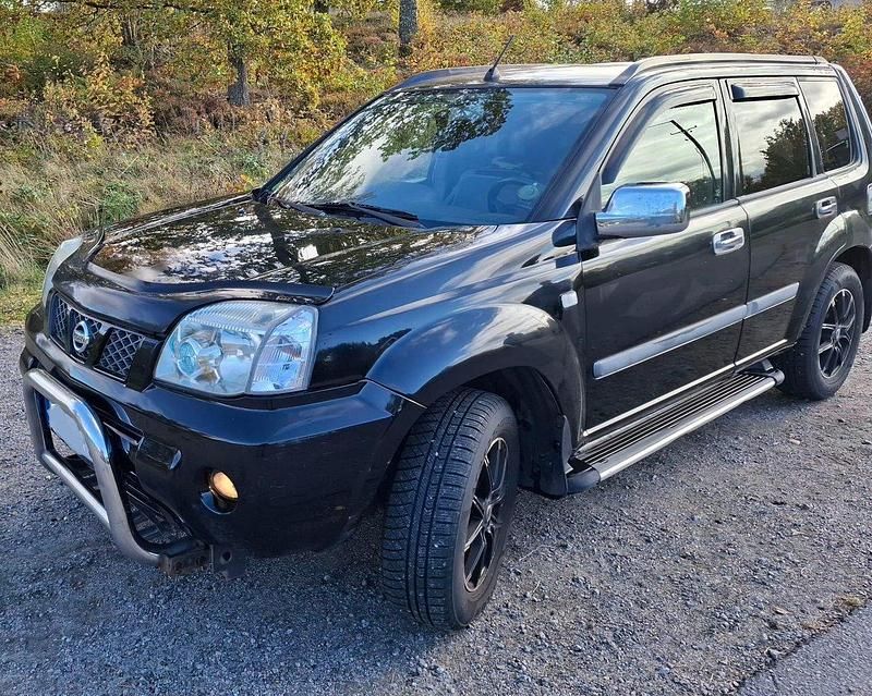 Svart Begagnad 2007 Nissan X-Trail SUV | 49 900 kr (Marknadspris) - Bild 1/4