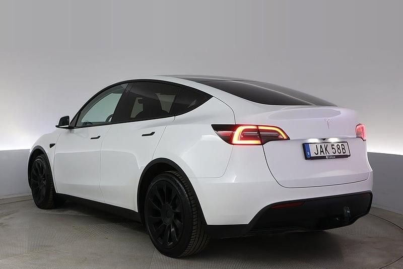 Begagnad Tesla Model Y Standard Range 250 kW (340 HK) 2023 Vit SUV