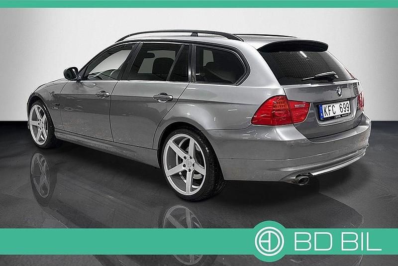 Begagnad BMW 320 177 HK (130 kW) 2009 Grå metallic Kombi