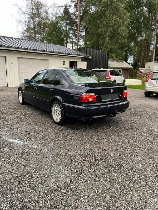 Begagnad BMW 540 286 HK (210 kW) 2000 Orientblau Sedan
