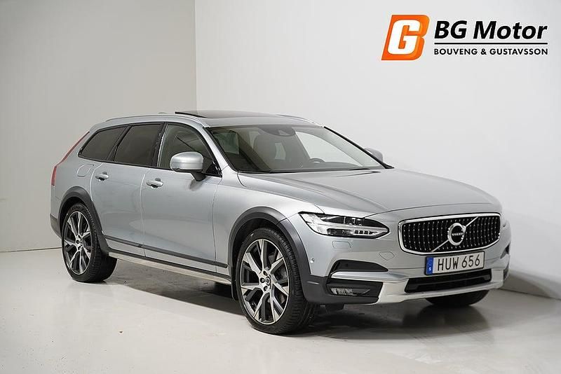 Silver Begagnad 2017 Volvo V90 CC Inscription Kombi | 329 700 kr (Marknadspris) - Bild 1/3